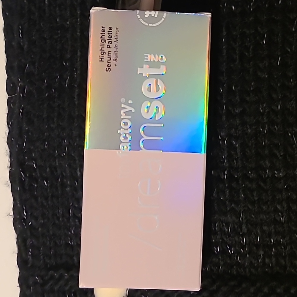 Toy Factory Dreamset Highlighter Serum Palette with Powder R03 brush - Picture 3 of 8